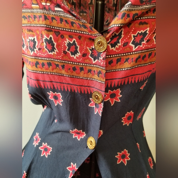 Long button down patterned dress - Picture 2 of 11